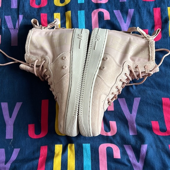 Nike Air Force One - Picture 5 of 6